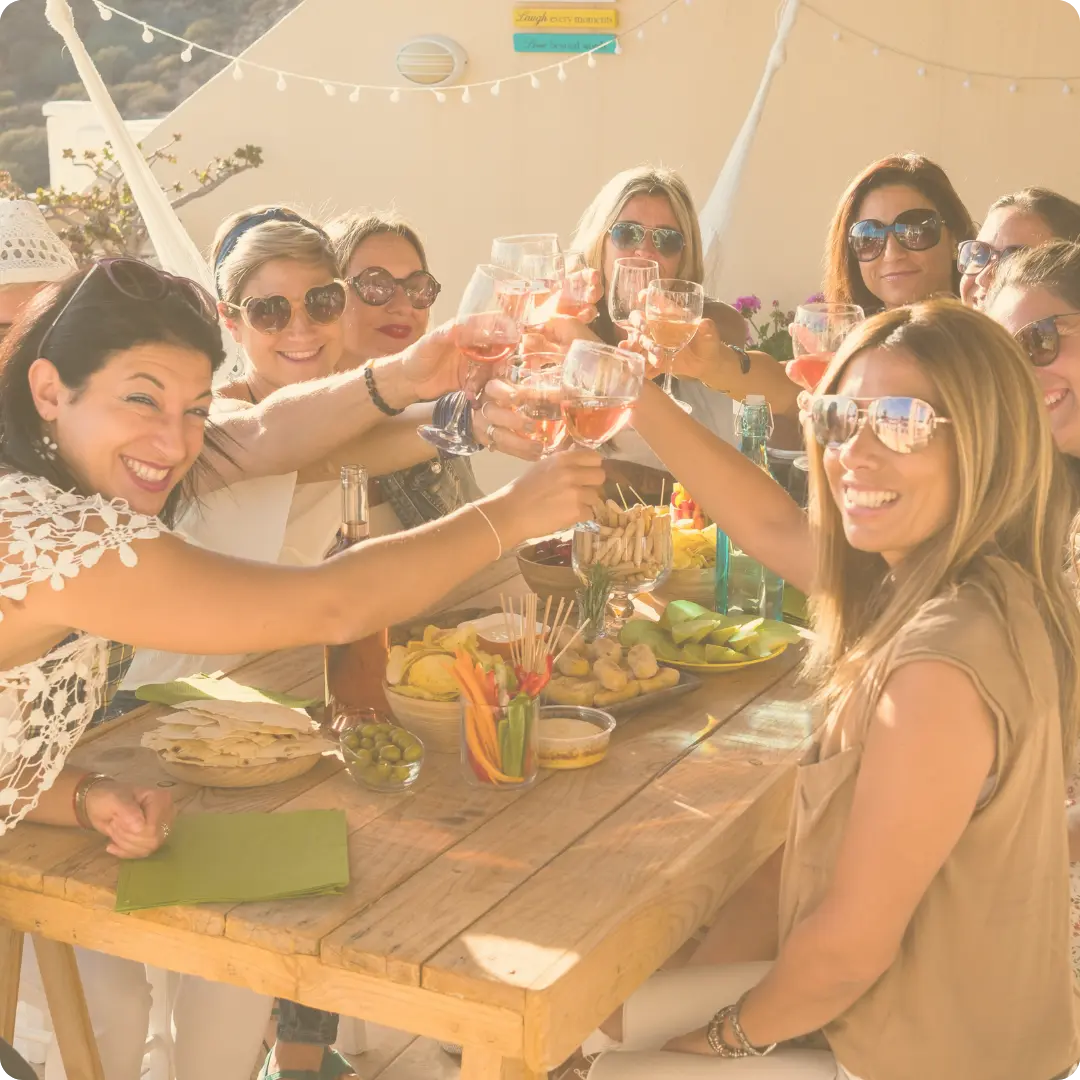 group-of-women-friends-sq